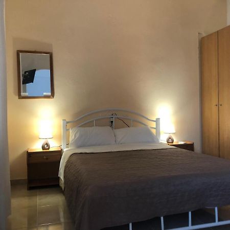 Jonny O, Apartment By The Sea Loutraki  Buitenkant foto