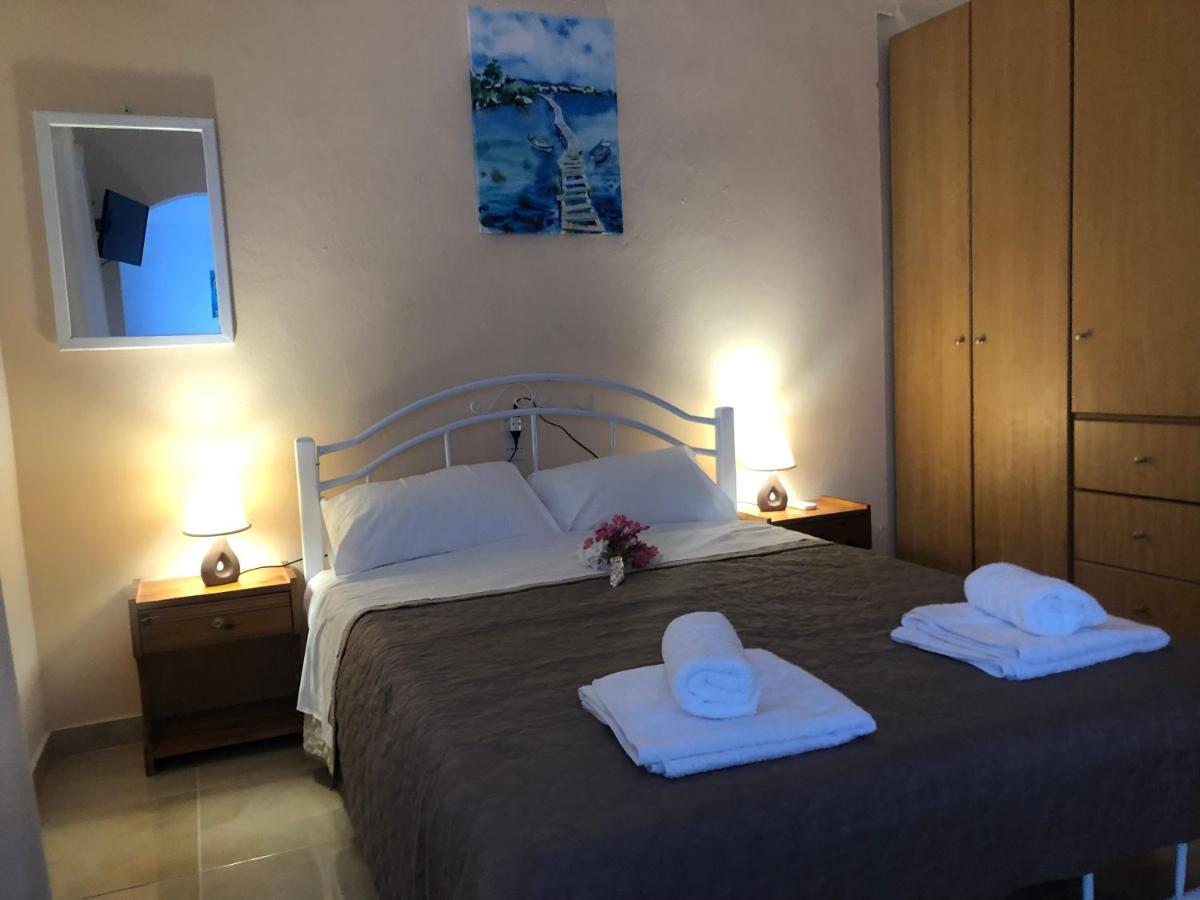Jonny O, Apartment By The Sea Loutraki  Buitenkant foto