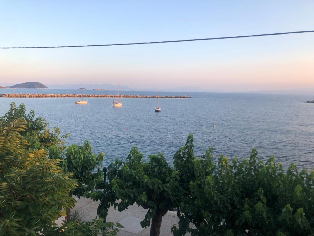 Jonny O, Apartment By The Sea Loutraki  Buitenkant foto